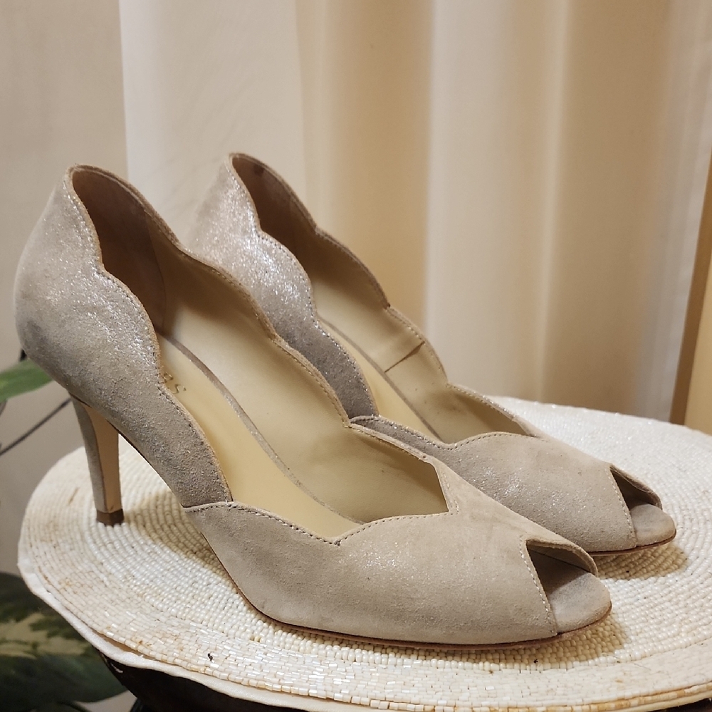 Hobbs Shoes  Matte Silver Shimmer Peep Toe Leather High Heels Euro 40.Never Wear
